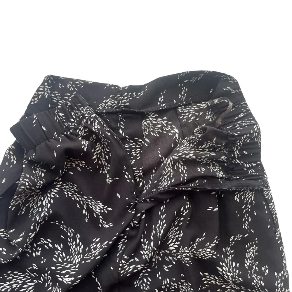 Entro Women’s Sz Small Black White Floral Print Button Front Fishtail Midi Skirt